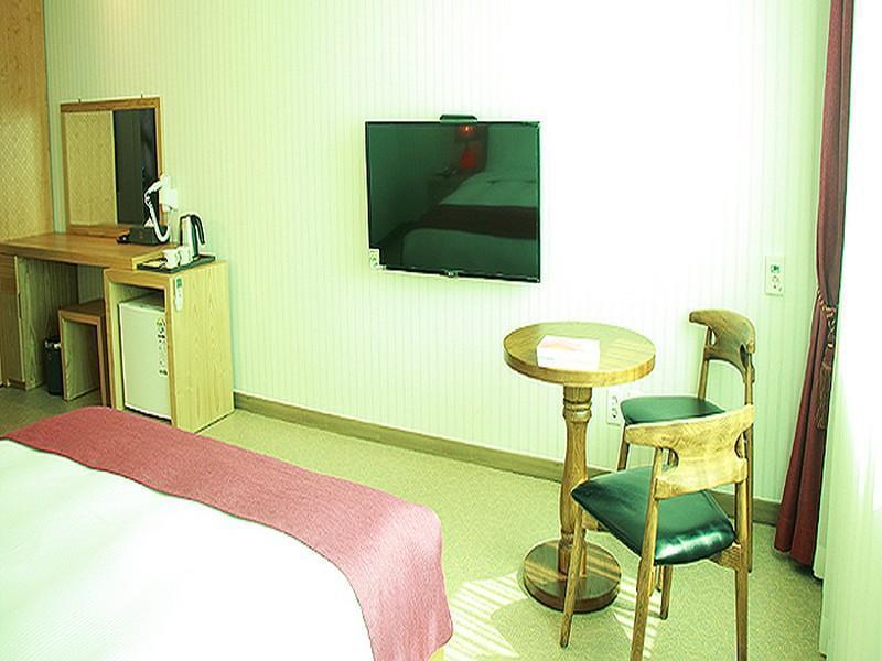 Hotel California Seogwipo Bagian luar foto