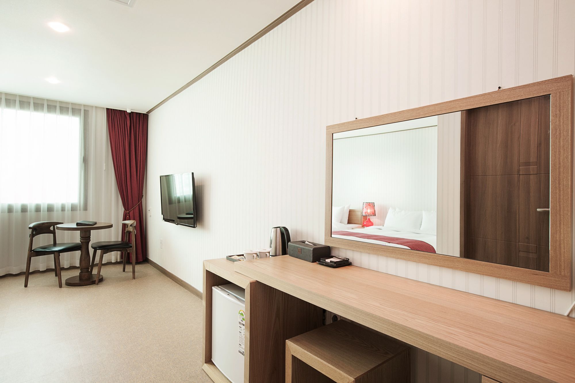Hotel California Seogwipo Bagian luar foto