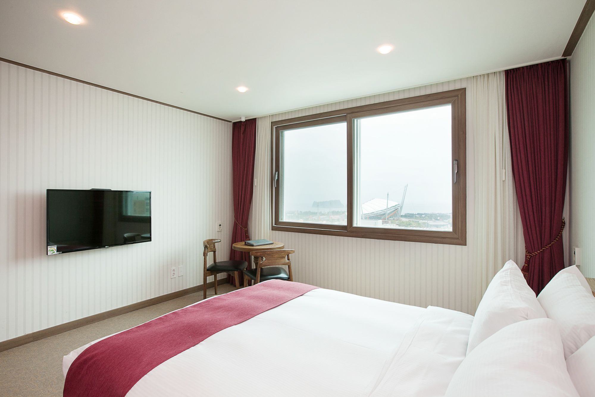 Hotel California Seogwipo Bagian luar foto