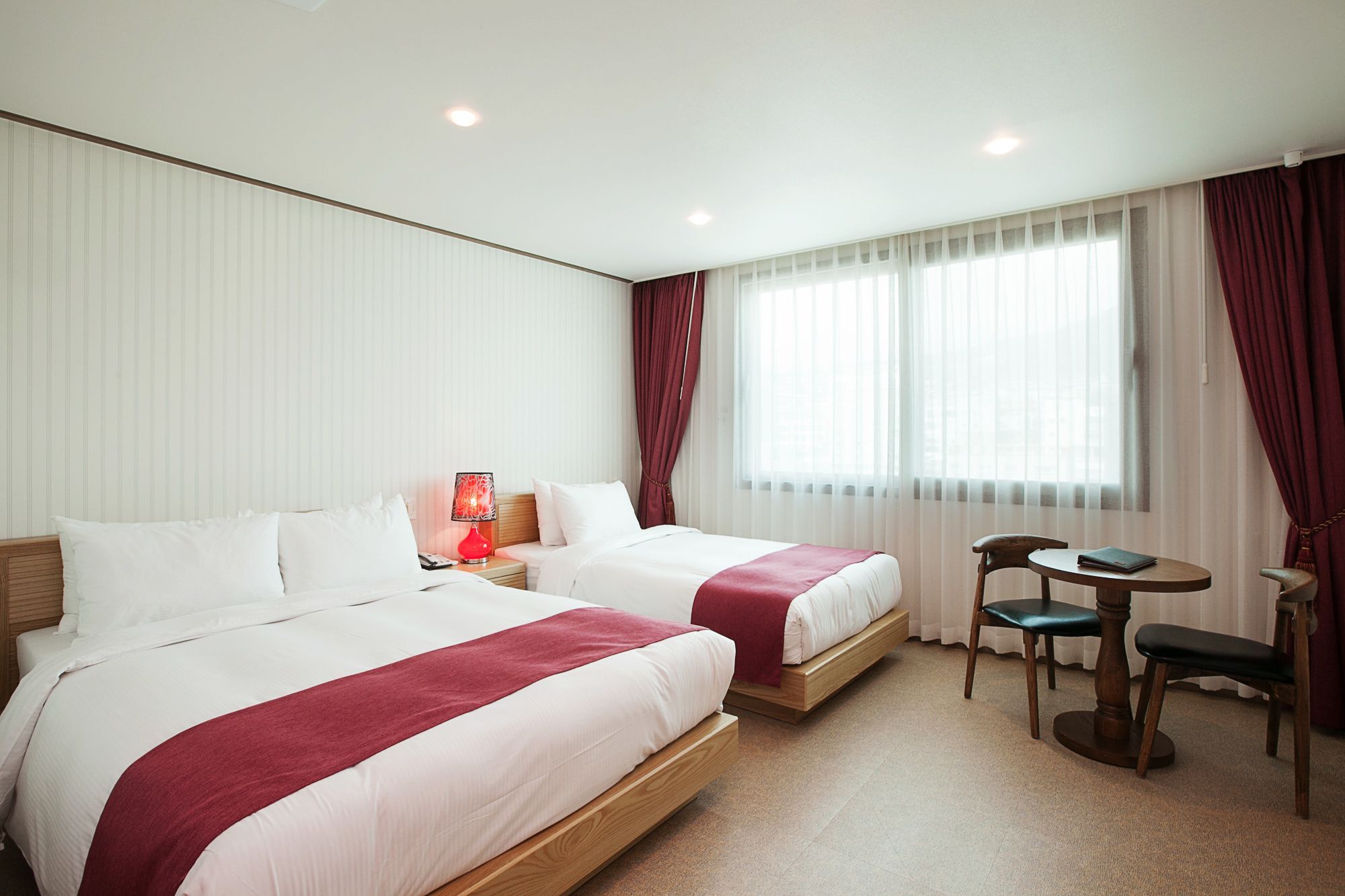 Hotel California Seogwipo Bagian luar foto
