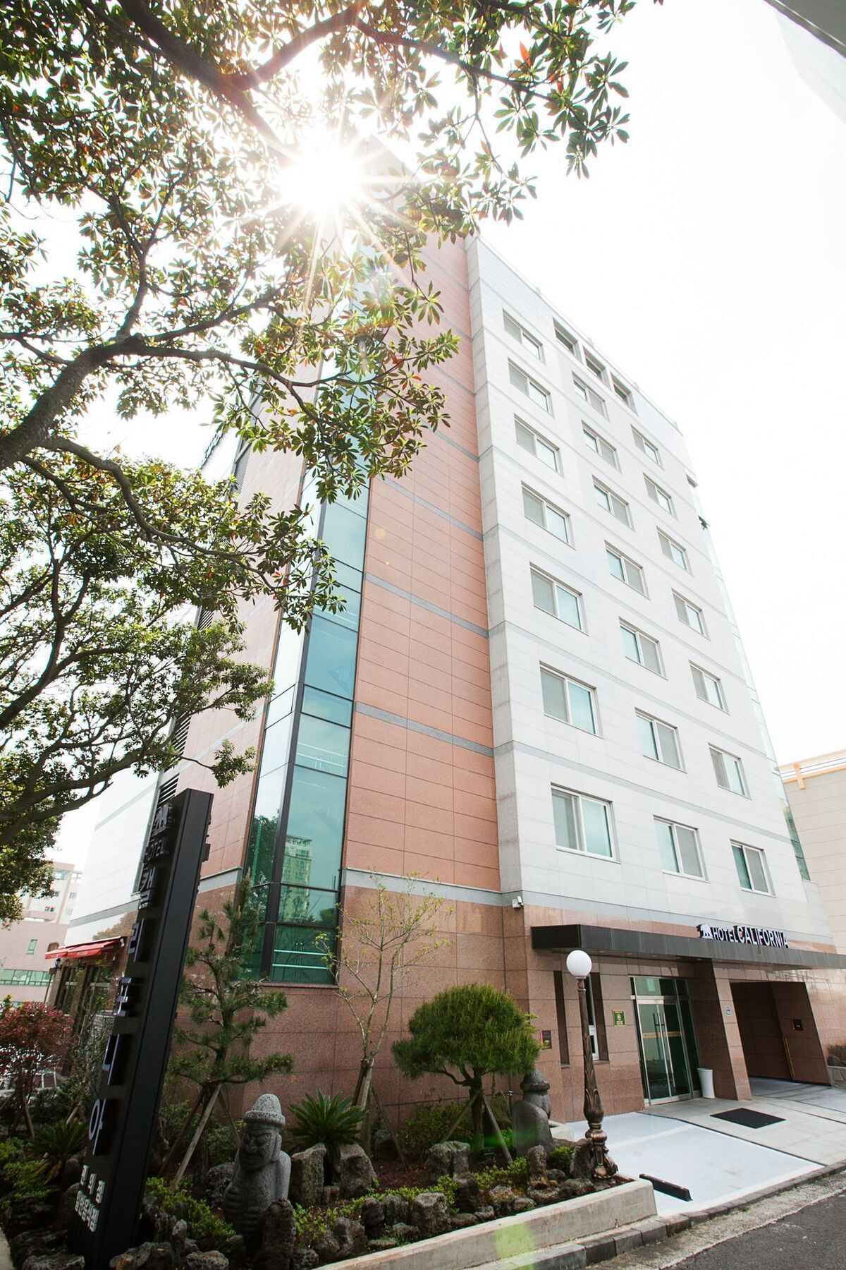 Hotel California Seogwipo Bagian luar foto